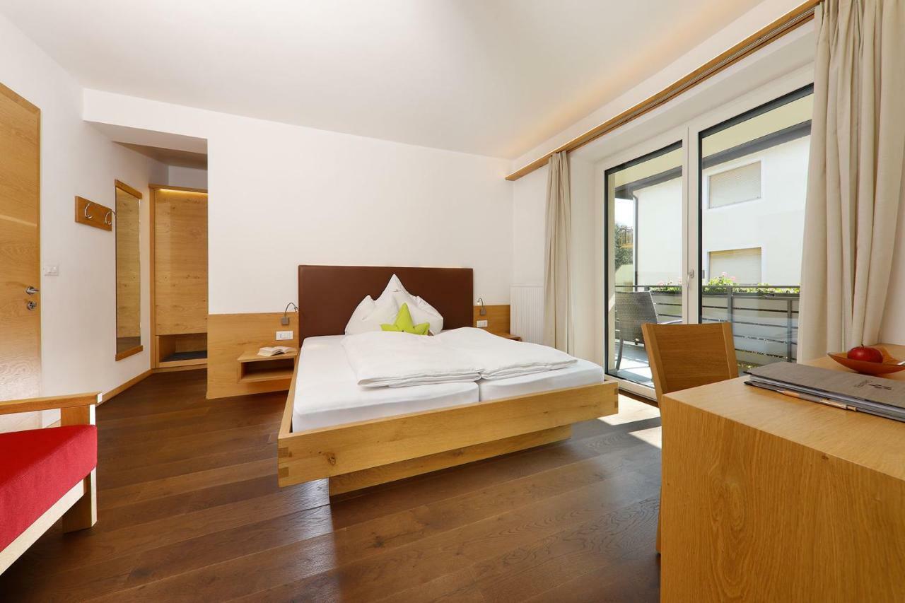 Garni Raffein Hotell Lana Eksteriør bilde